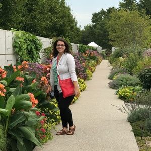 Meet your Posher, Chelsey *FIVE STAR SELLER*